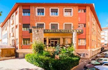 Hotel + Entradas a Dinopolis